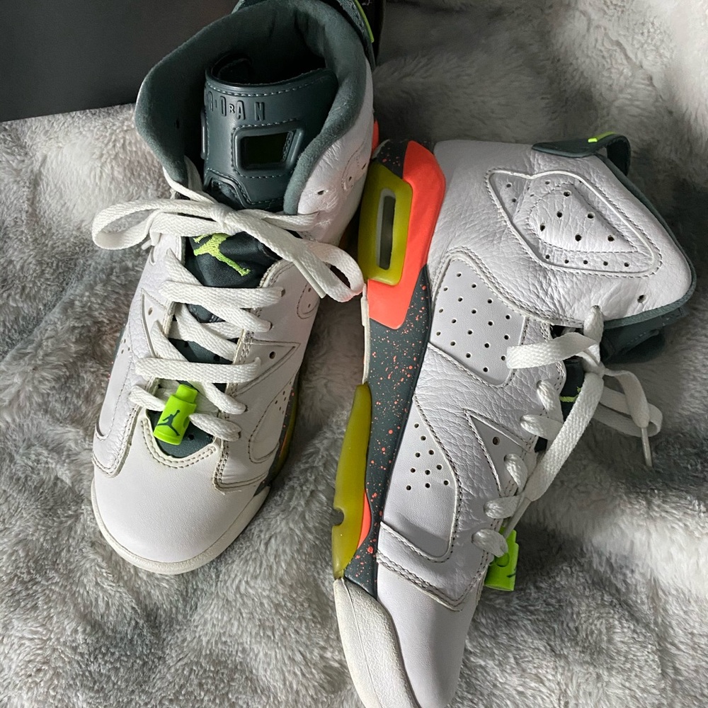 Air Jordan 6 retro BG “mangos”